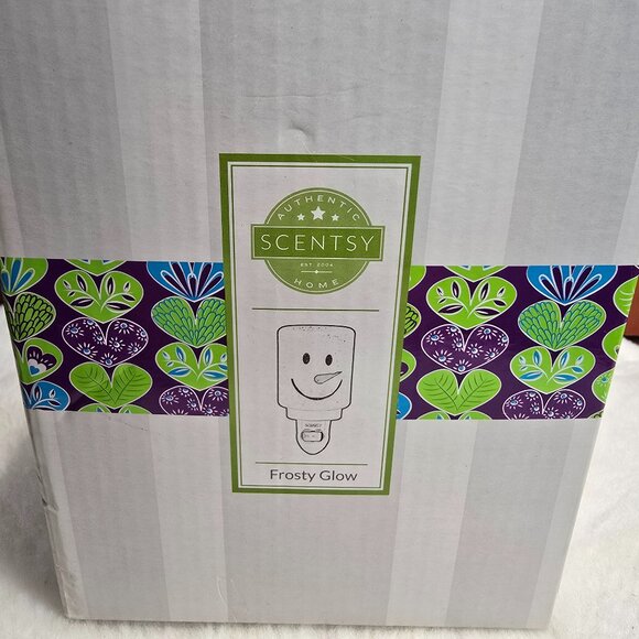 Scentsy FROSTY GLOW Wax Warmer Snowman Plug In Night Light Christmas Winter NEW - Picture 3 of 6